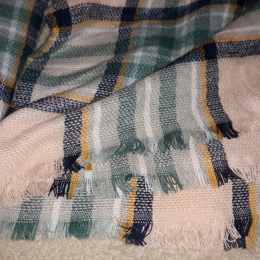 Beautiful Fall Shall Scarf Wrap - Picture 3 of 3